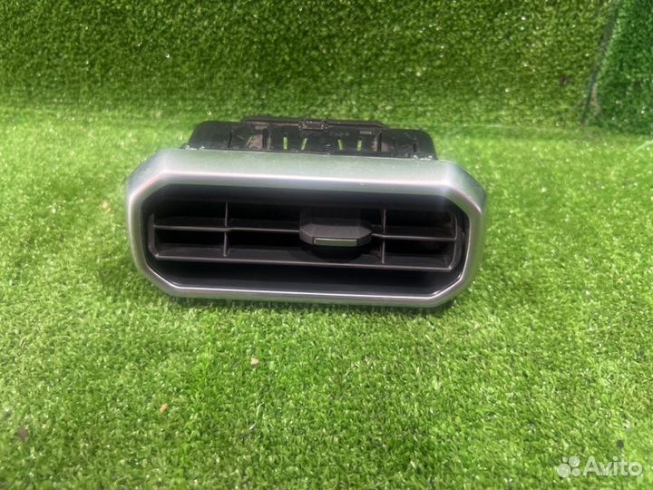 Дефлектор воздушный передний Renault Duster