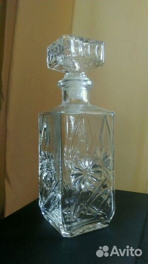 Вазы и графины из цветного стекла