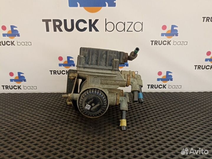 4802040320 Кран управления тормозами прицепа