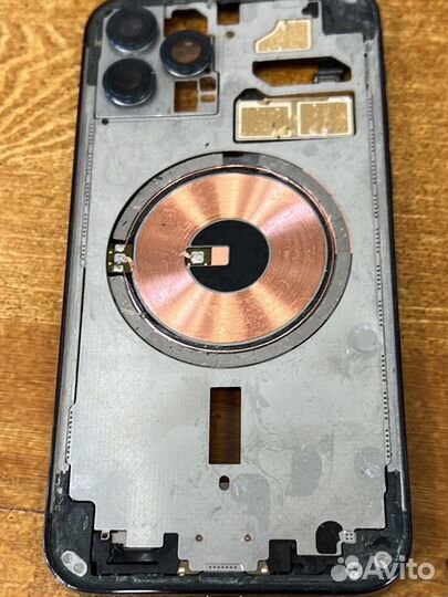 Замена задней крышки (стекла) iPhone от 8 до 14