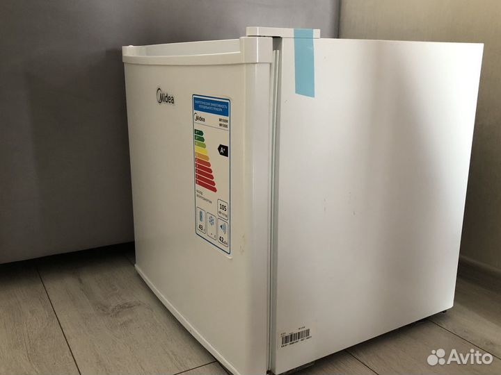 Мини холодильник Midea