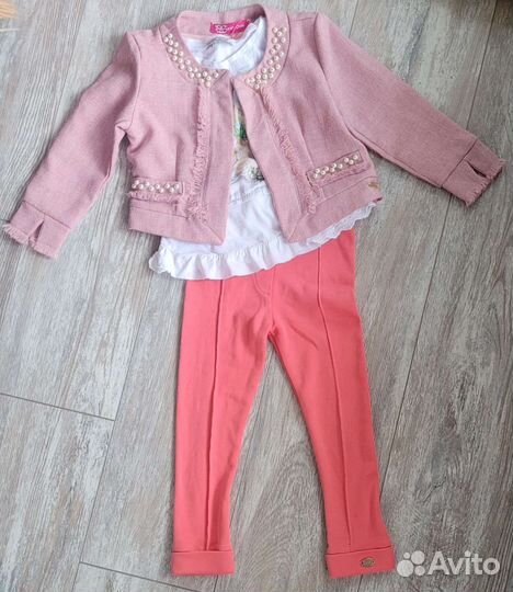 Пакет фирменной одежды для девочки