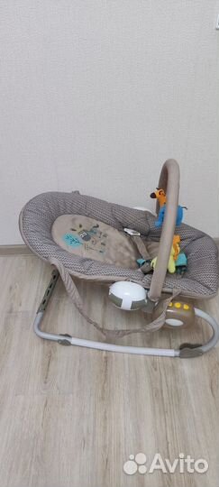 Шезлонг детский babyton