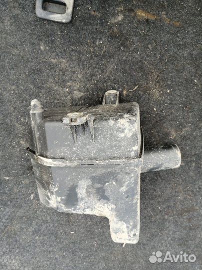 Абсорбер Nissan Bluebird FG10