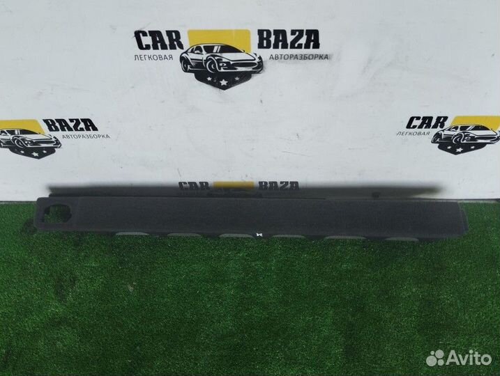 Обшивка багажника правая Audi A4