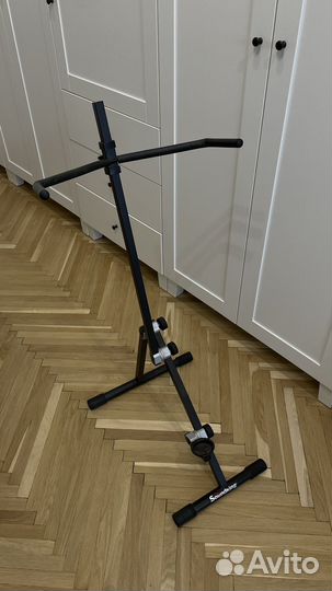 Soundking Стойка для контрабаса DG021