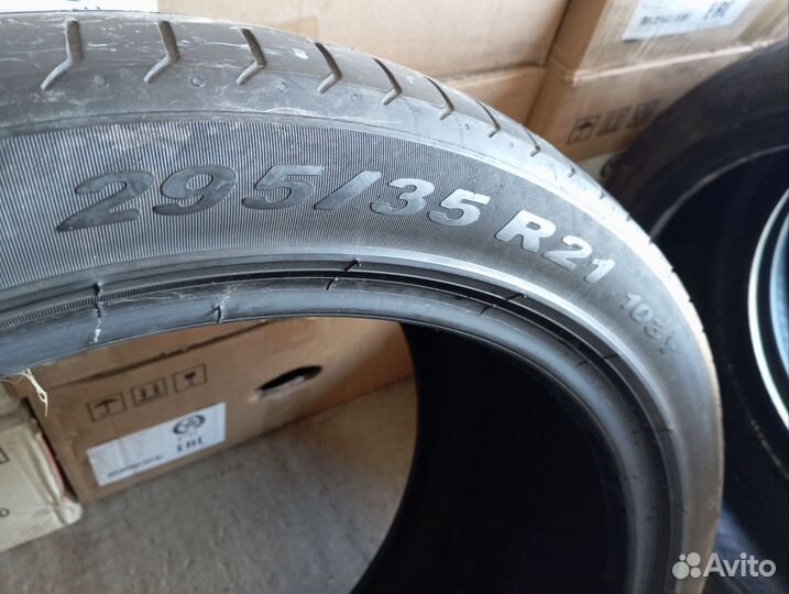 Pirelli P Zero 265/40 R21 и 295/35 R21 101Y