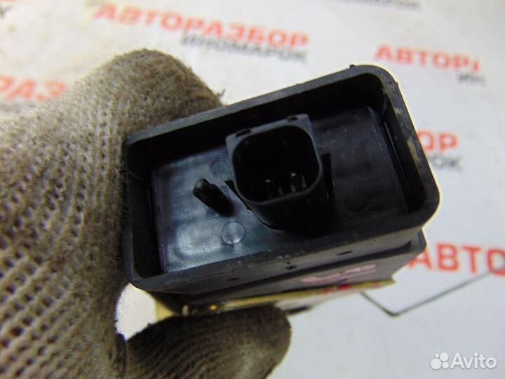 Замок двери передней правой для Mitsubishi Space S