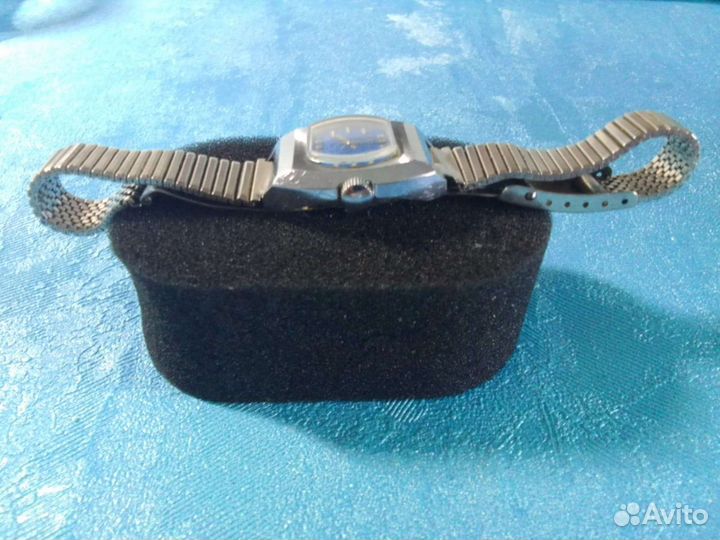 Часы женские СССР наручные