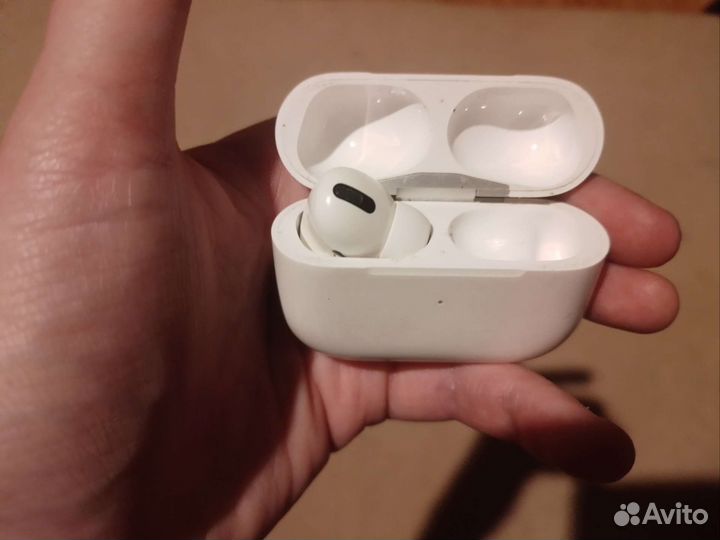 Беспроводные наушники apple airpods