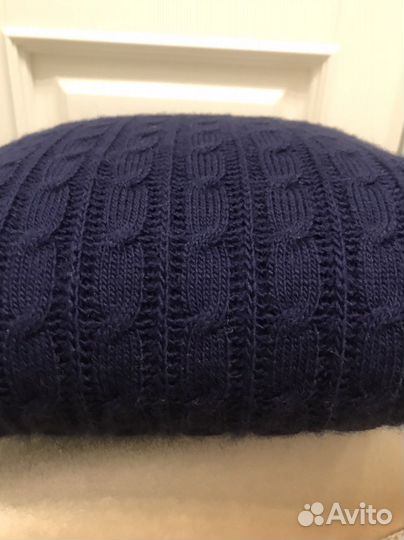 Подушка в вязаном чехле (логотип съемный)