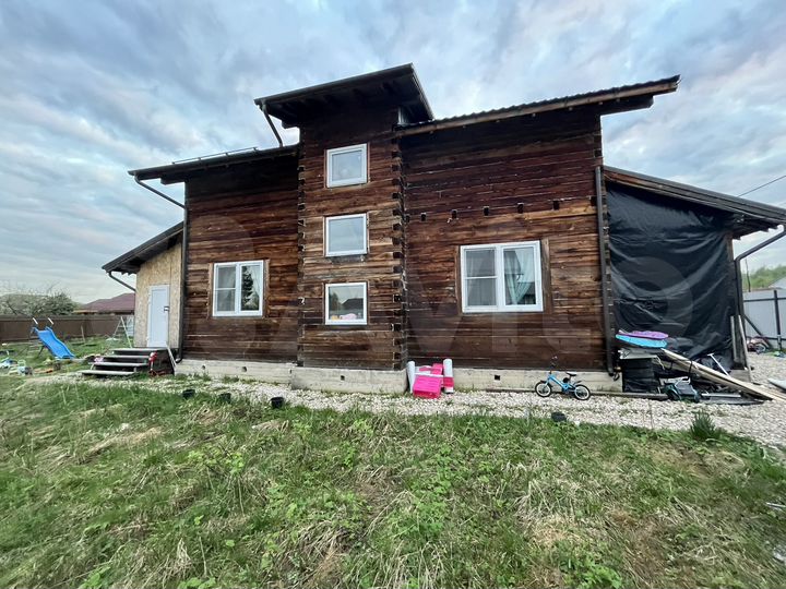 Коттедж 250 м² на участке 10 сот.