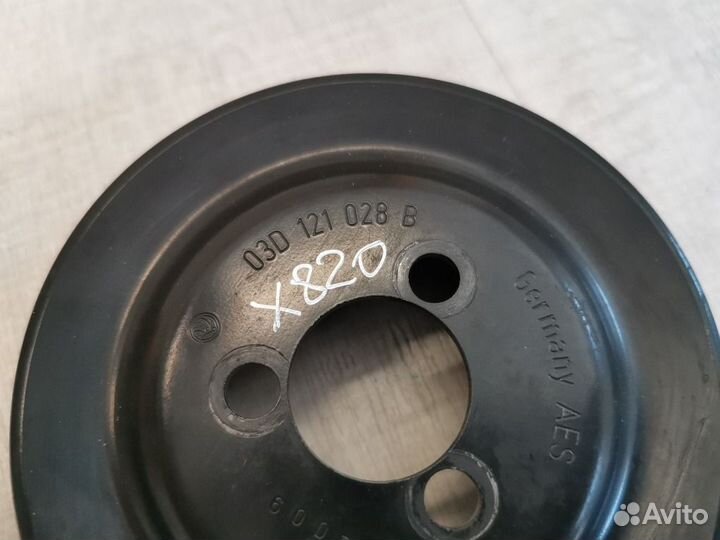 Шкив помпы Volkswagen Passat B6 1.4 CAX 2009