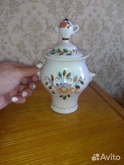 Фарфоровая сахарница старинная