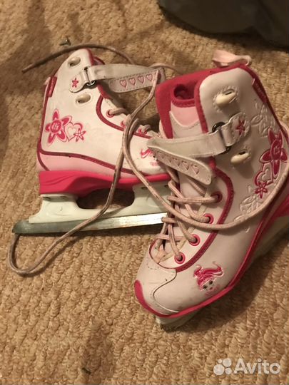 Коньки, фигурные в идеальном состоянии,наточены,по