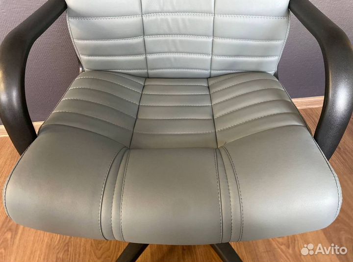Офисное кресло. Удобное