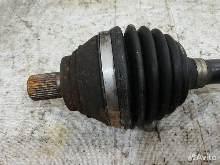 Привод передний левый Volkswagen Passat B7 variant