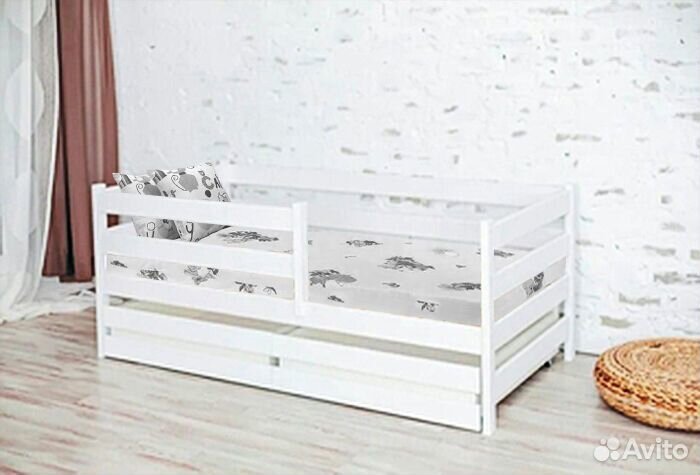 Кроватка для малыша с бортиком софа эко из массива