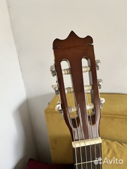 Акустическая гитара