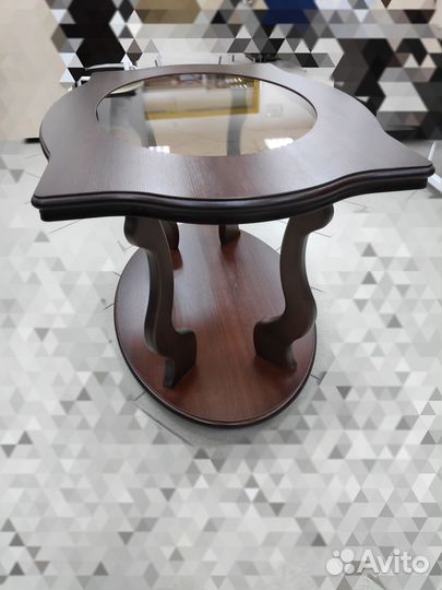 Журнальный столик из массива дерева