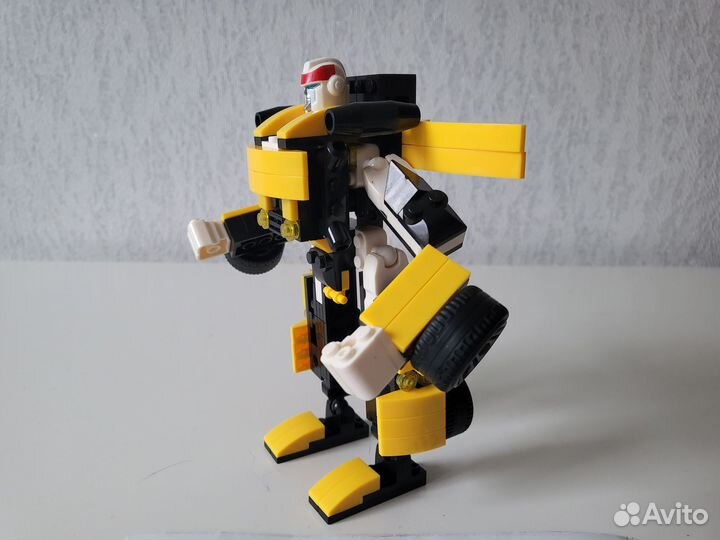 Продаю конструктор Робот аналог Лего