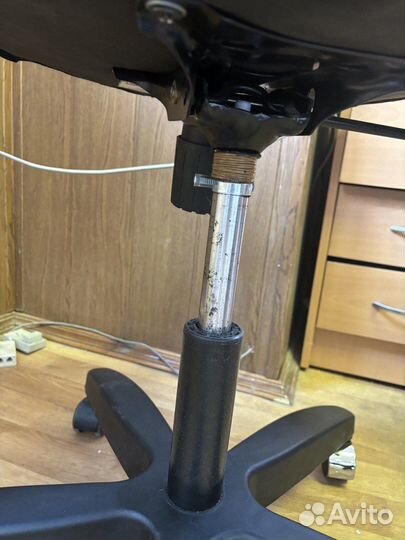 Кресло руководителя CH-747 б/у на высоком газлифте