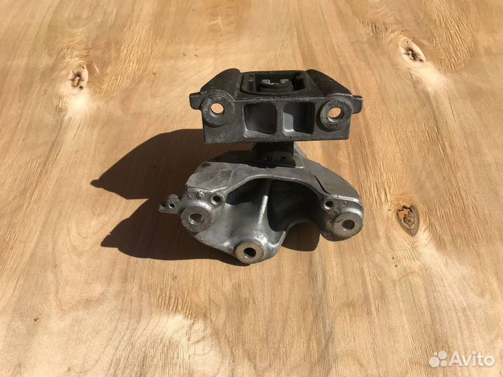 Подушка двигателя АКПП левая Honda CR-V 3 RE3