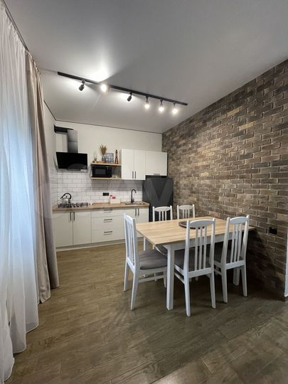 2-к. квартира, 54 м², 1/1 эт.