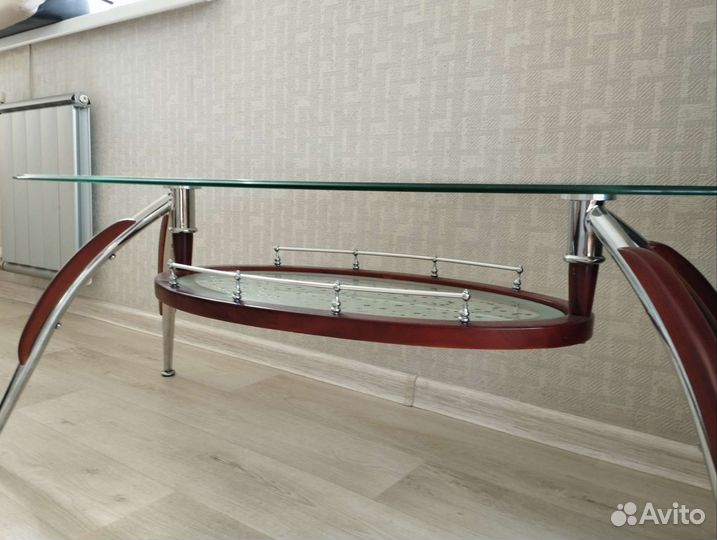 Стол журнальный стеклянный