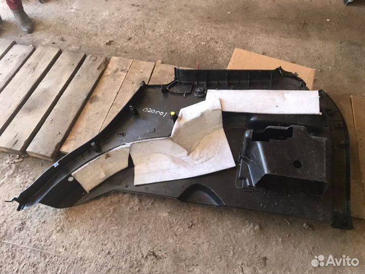 Обшивка багажника левая SsangYong Kyron
