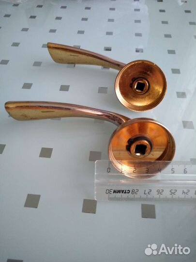 Дверная ручка латунь