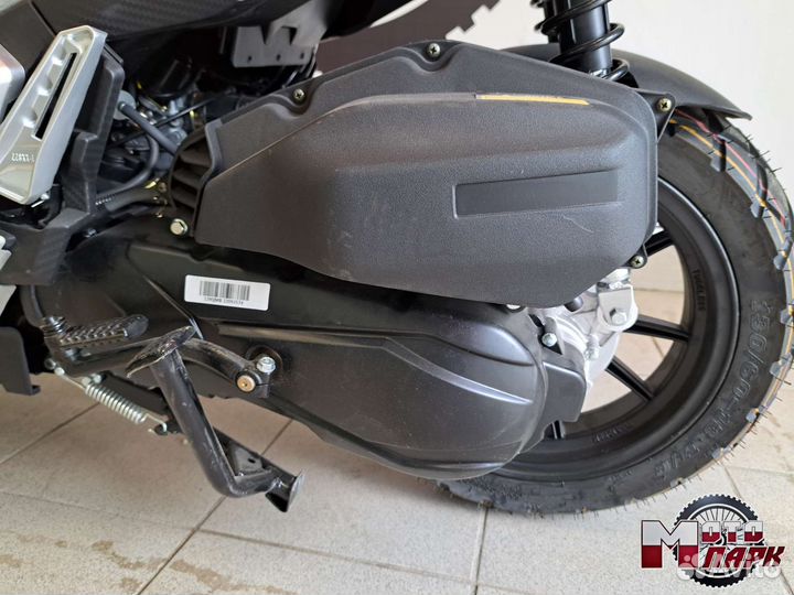 Скутер tracer ADV
