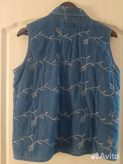 Жилетка женская утепленная джинсовая