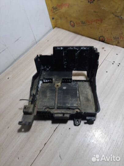 Площадка полка АКБ Renault Megane 2 Рестайлигн