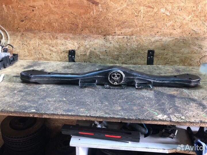 Балка АКПП Volkswagen Touareg 2015