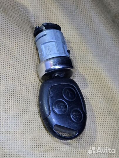 Личинка замка с ключом Форд Мондео 3