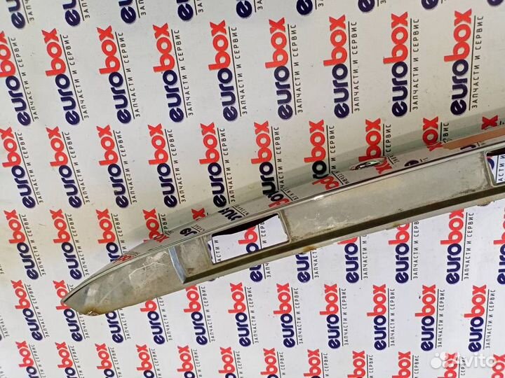 Накладка двери багажника Nissan Terrano III (D10)