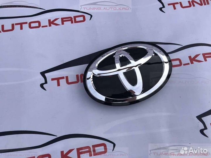 Эмблема Toyota Land Cruiser 200 C3770