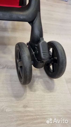 Коляска прогулочная chicco