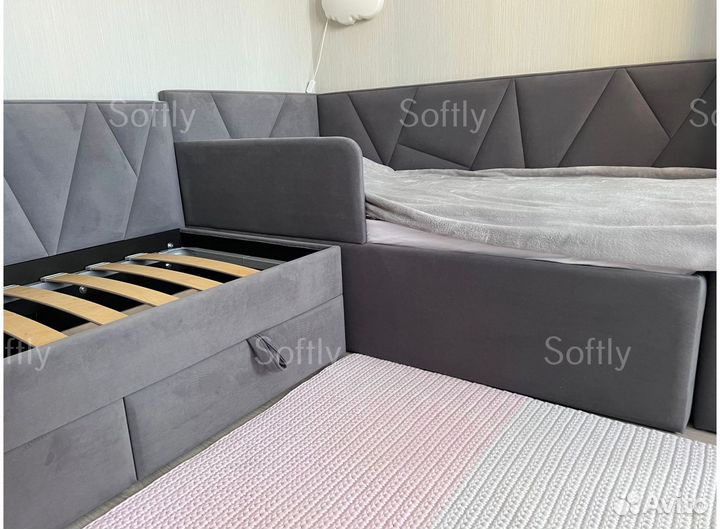 Детская кровать с мягкой спинкой