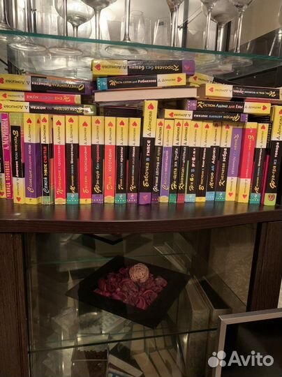 Продам коллекцию книг