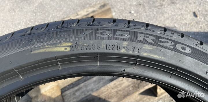 Pirelli Powergy 255/35 R20