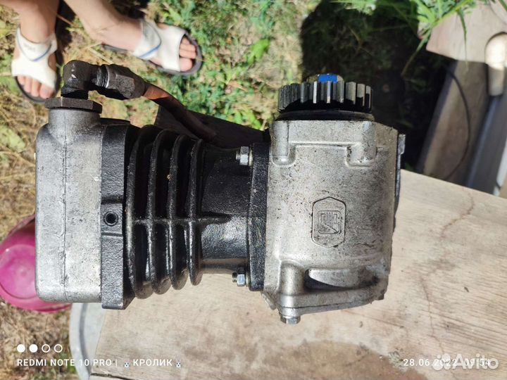 Компрессор воздушный автомобильный