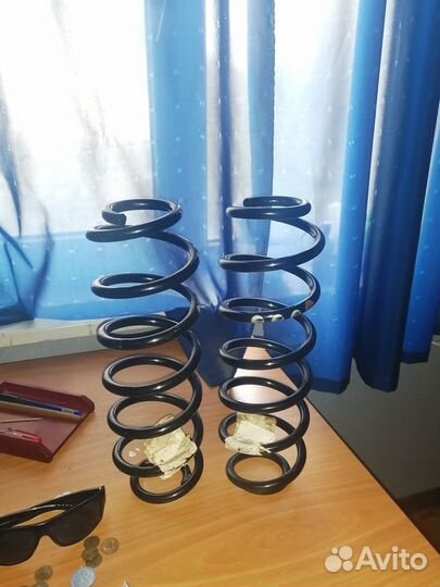 Задние оригинальные пружины на Skoda Rapid