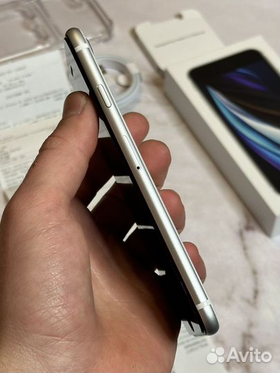 iPhone SE (2020), 64 ГБ