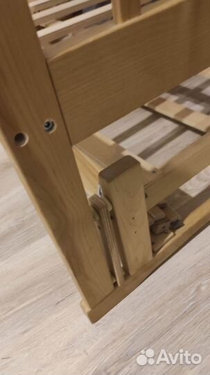 Детская кроватка с продольным маятником