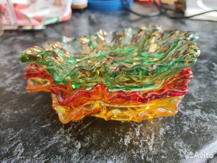 Три вазочки в виде листа