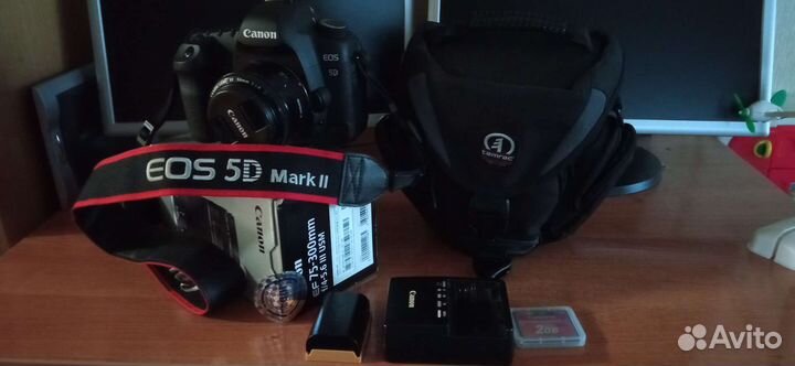 Зеркальный фотоаппарат canon 5d mark II + 1.8/50mm