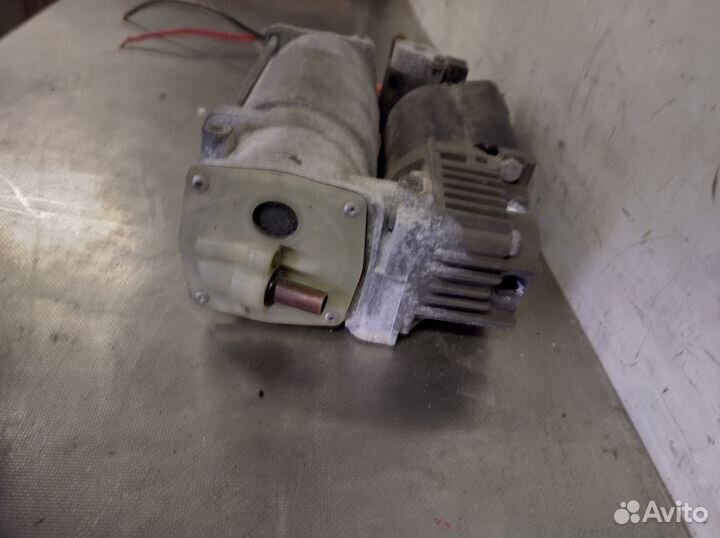 Компрессор пневмоподвески wabco