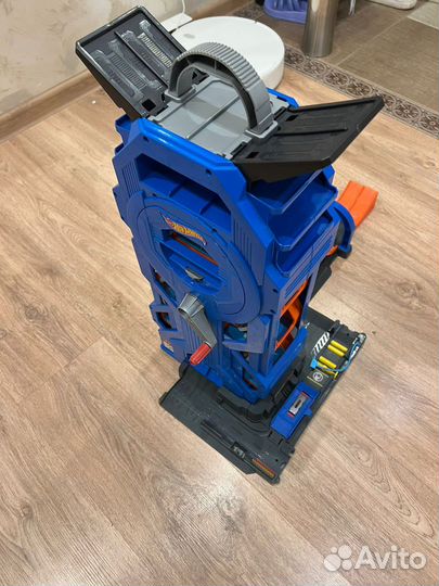 Hot wheels мега гараж